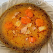 Guľášová polievka z bravčového mäsa