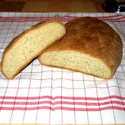 Rozkrojený chlieb